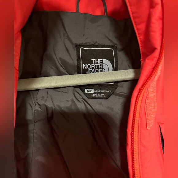 The North Face Red/Pink Heavyweight Woman’s Small Jacket - Picture 8 of 16